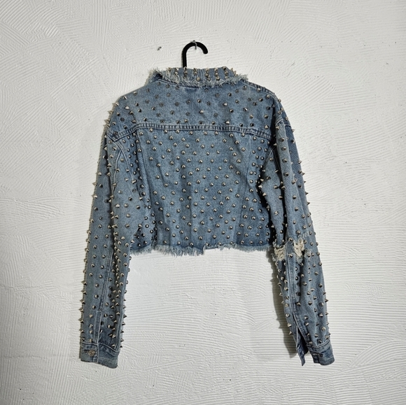 *Riverdale Wardrobe* Azalea Wang Distressed Studded Cropped Denim Jacket - Picture 7 of 9
